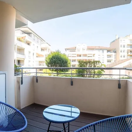 Bright 66m At 600m From The Center Of Cannes